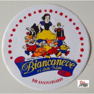 BIANCANEVE e i  SETTE NANI   50°  ANNIVERSARIO   Adesivo WALT DISNEY   (9  cm )