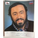 Luciano PAVAROTTI - Maxi foto con dedica e catalogo / 25,5 X 20,0 cm.